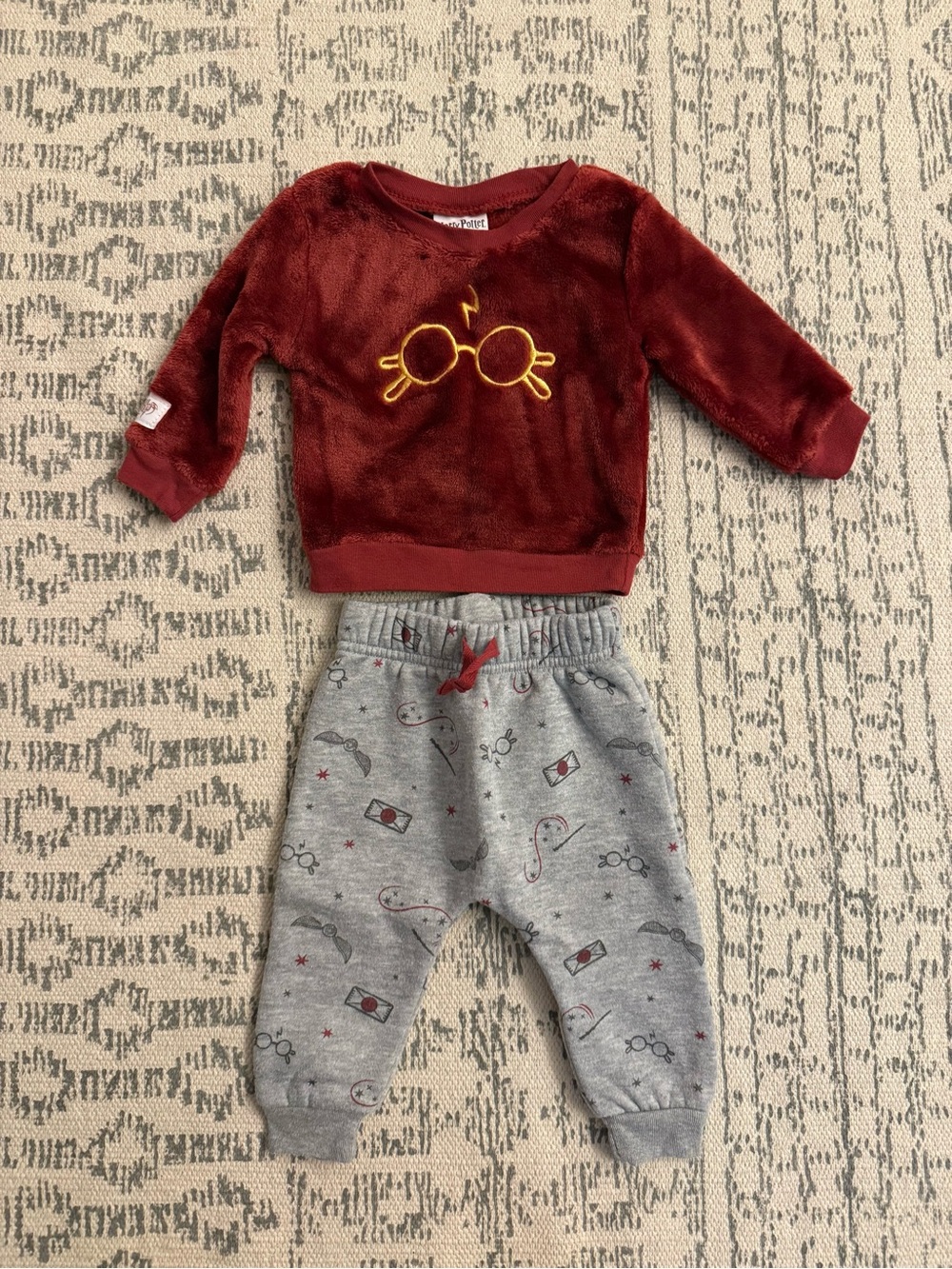 Harry Potter Baby Plush Sweatshirt and Gray Printed Joggers Set